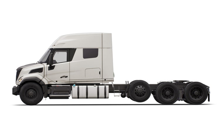Side view of the Volvo VNX 640.